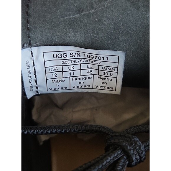 UGG Men\'s Camino Chukka Boots - Black Suede Sz. 12 Brand New (NWOB) Deadstock main image 5